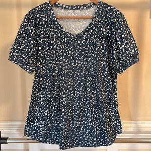 Zeagoo, Women’s Large, Blue & White flower patterned shirt.